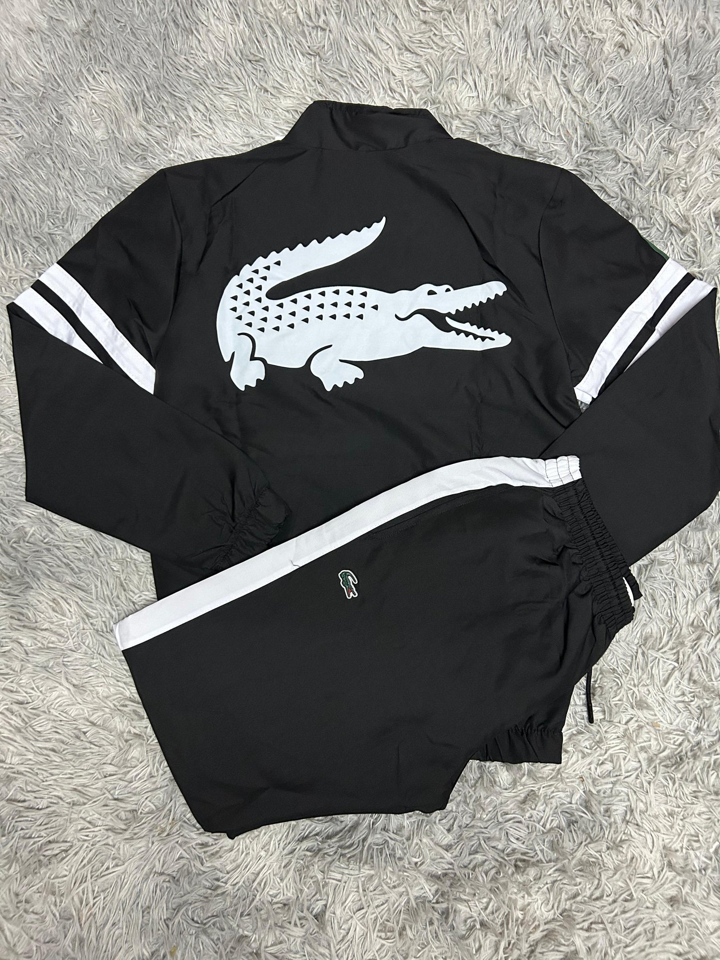Chandal lacoste negro logo verde detalles verdes y blancas