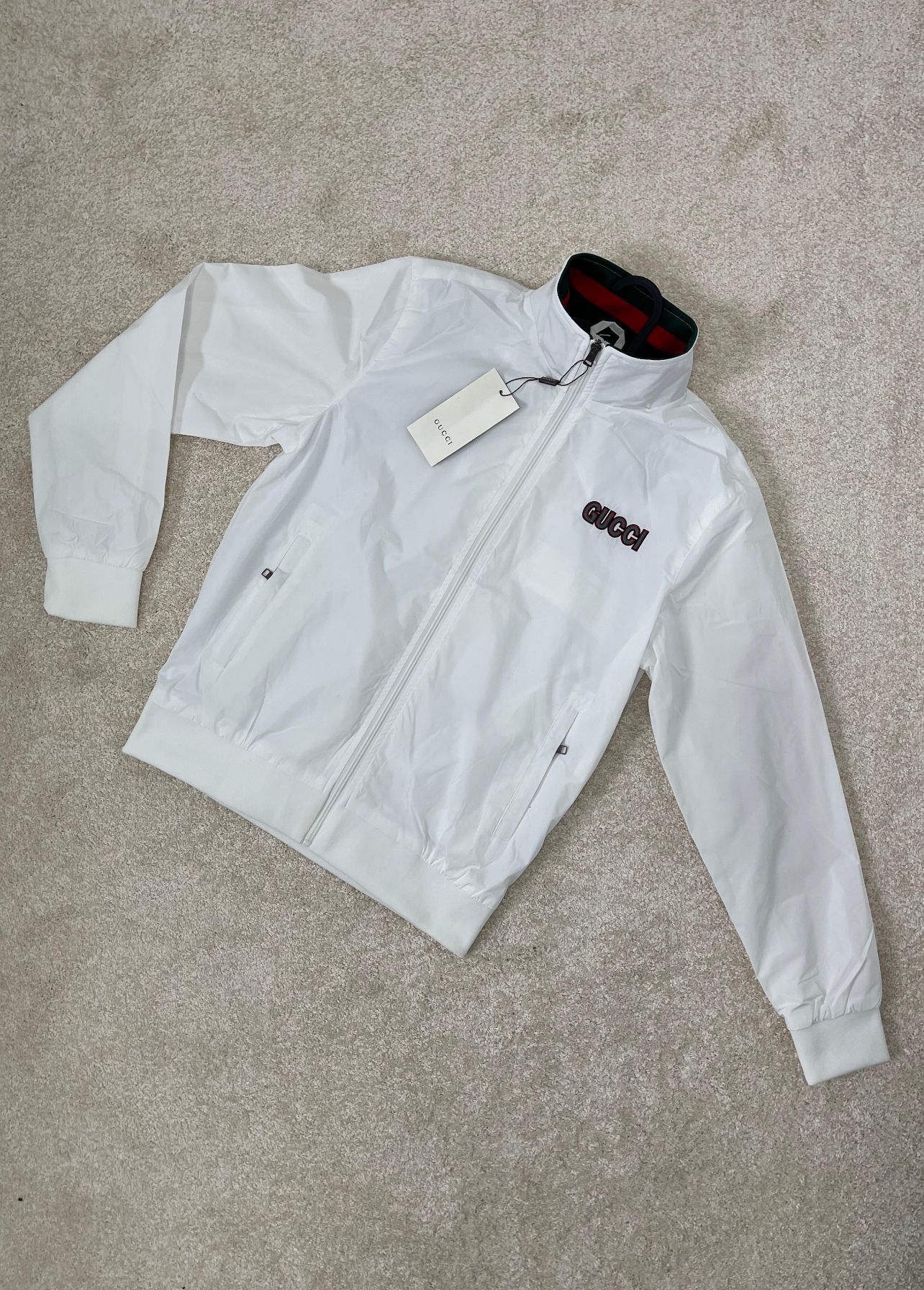 Chaqueta Gucci blanca logo pequeño