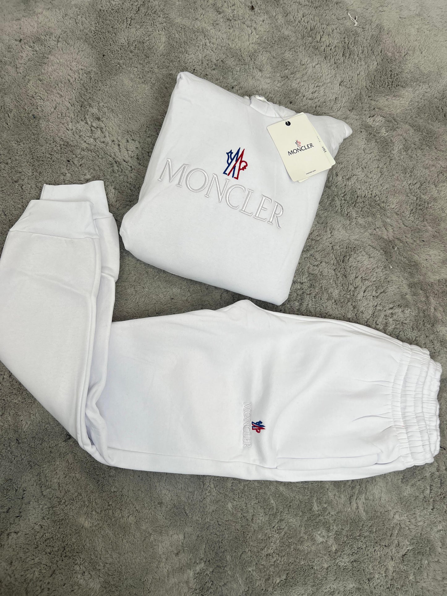 Chandal Moncler blanco logo blanco rojo y azul