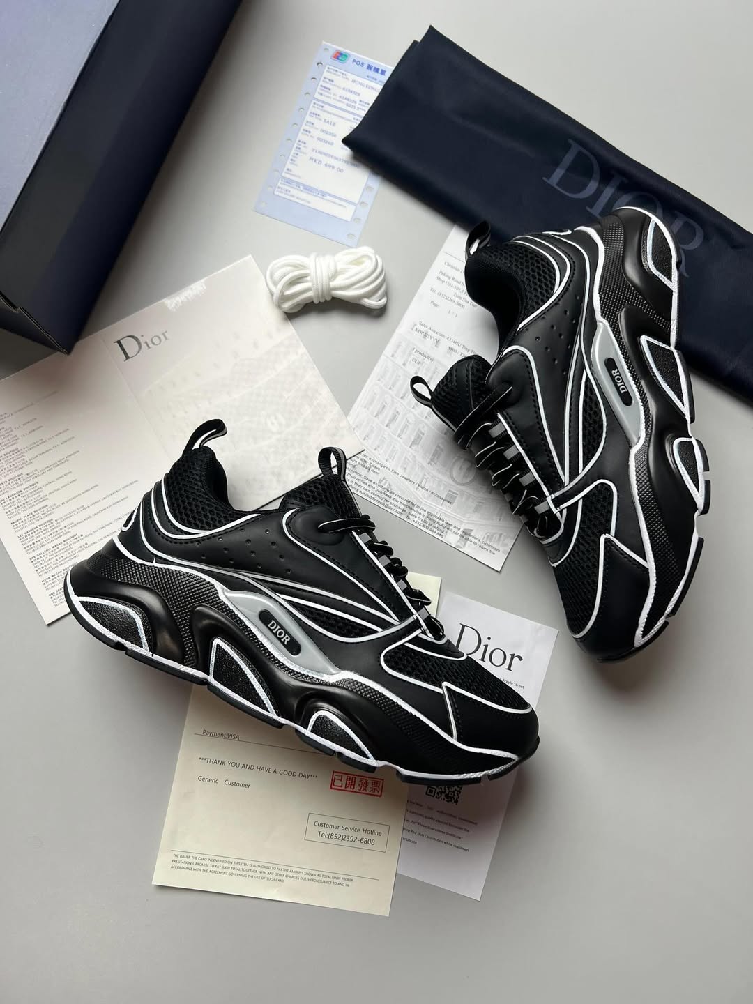 Dior b22 negras detalles blancos y grises