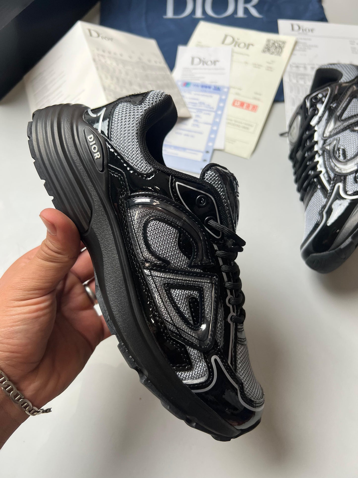 Dior B30 negras y grises logo gris detalles negros