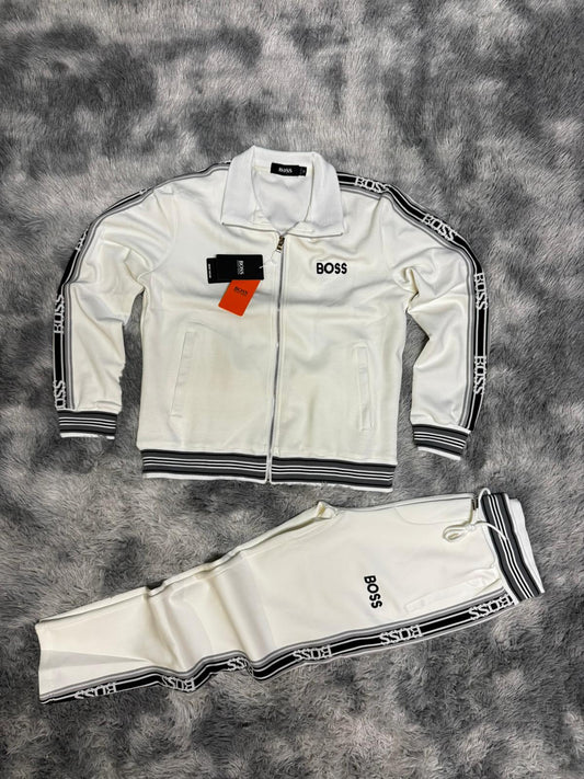 Chandal Hugo Boss blanco logo negro detalles laterales