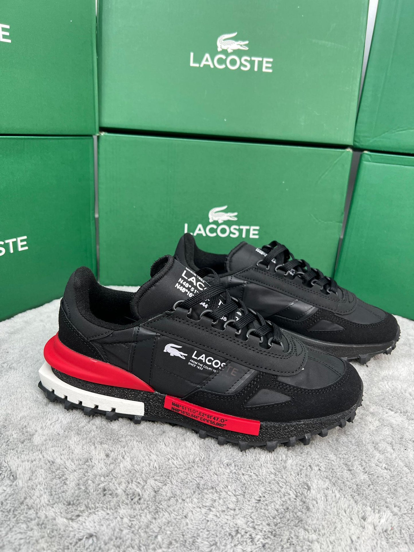 Zapatillas Lacoste Elite Active negra logo blanco detalles rojos y blancos