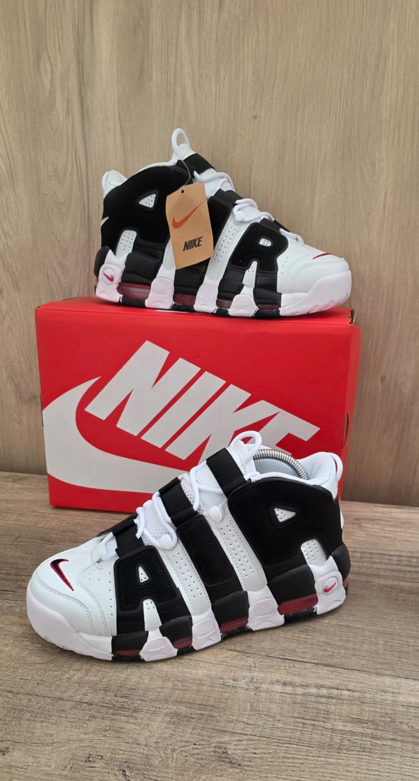 Uptempo blanca logo negro