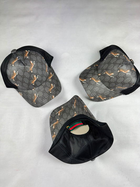 Gorra gucci gris logo negro detalles tigres