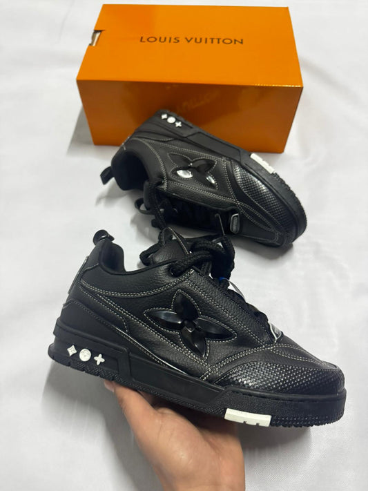 LV skate NEGRAS logo negro