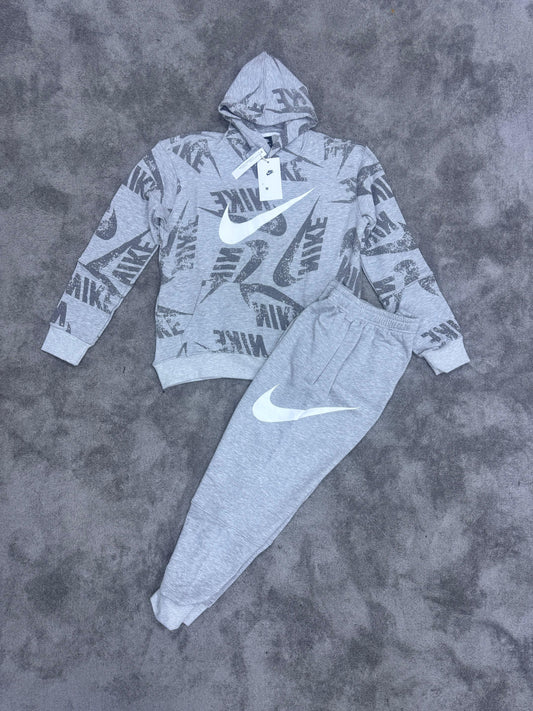 Chandal Nike gris logo blanco