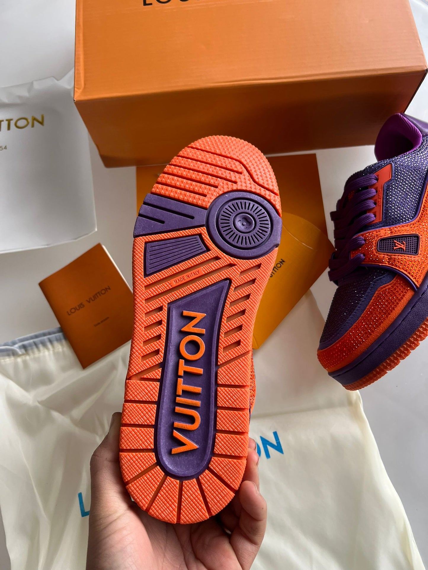 LV Trainer moradas y naranjas