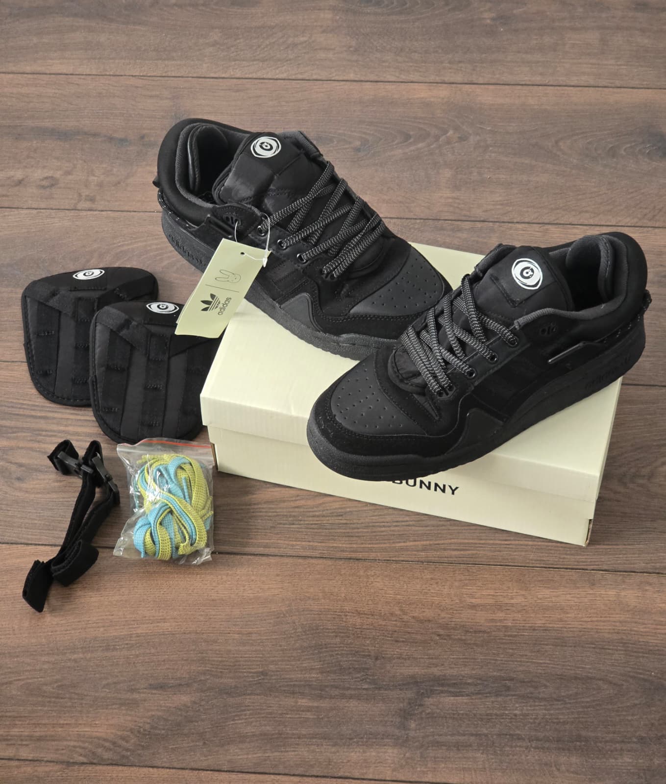 Adidas bad bunny negro