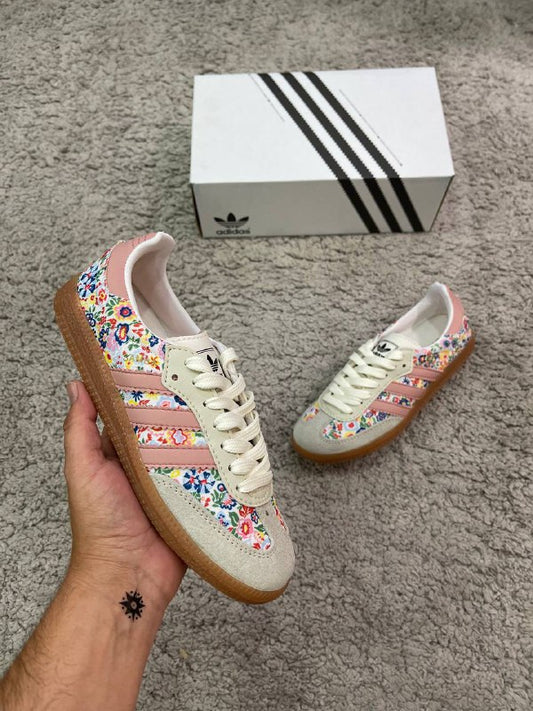 ADIDAS SAMBA BLANCA LOGO ROSA FLORAL