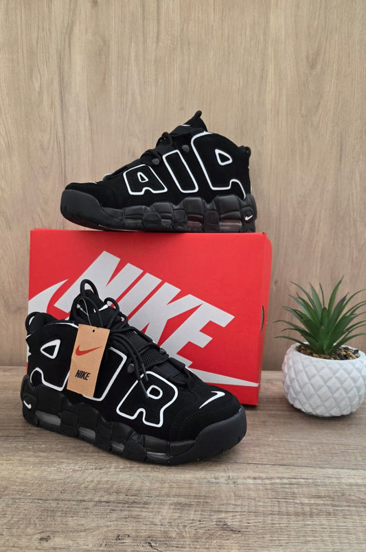 Uptempo negra logo blanco