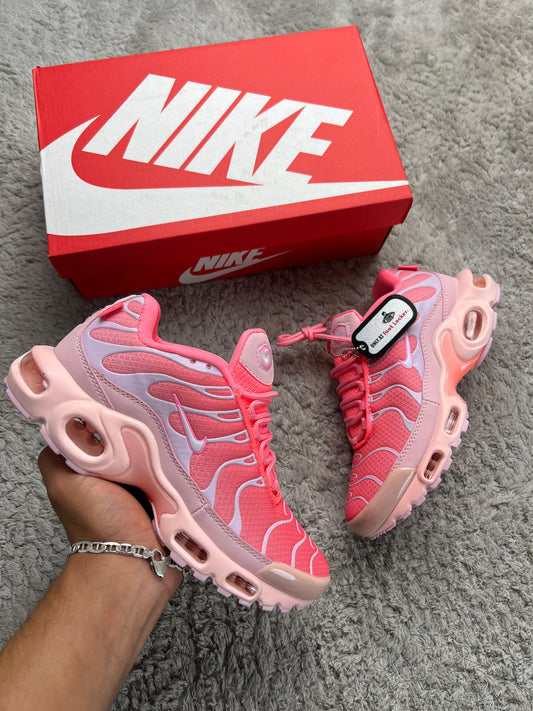 Nike tn rosa logo blanco contorno rosa