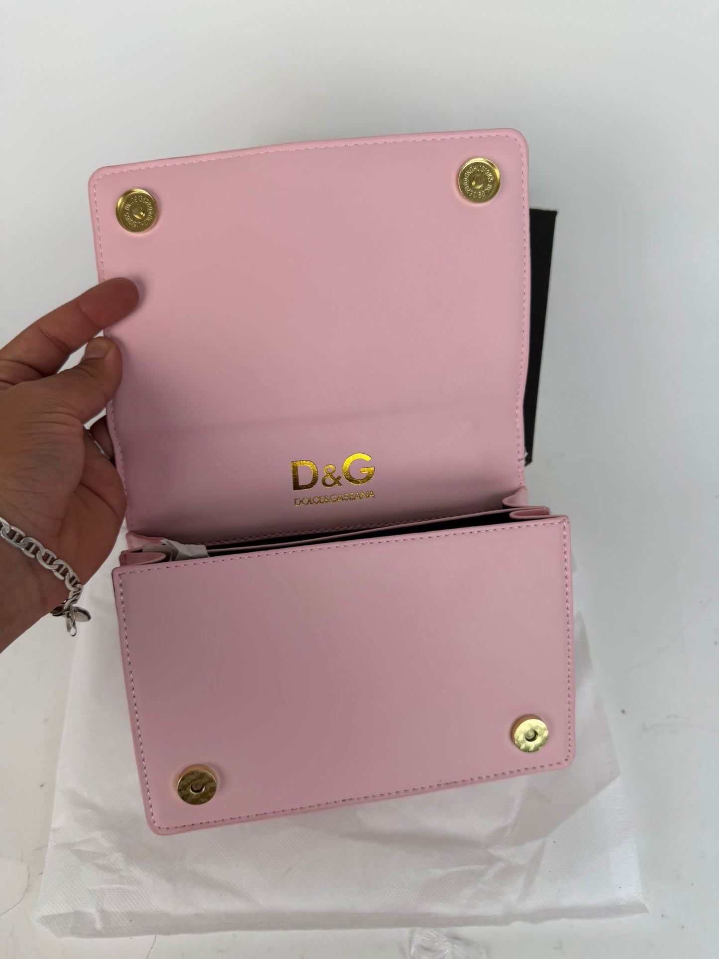 Bolso D&G rosa logo dorado detalles blancos