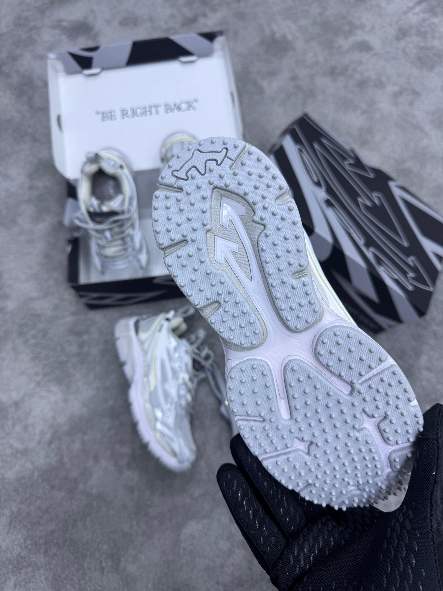 Off white blancas y grises