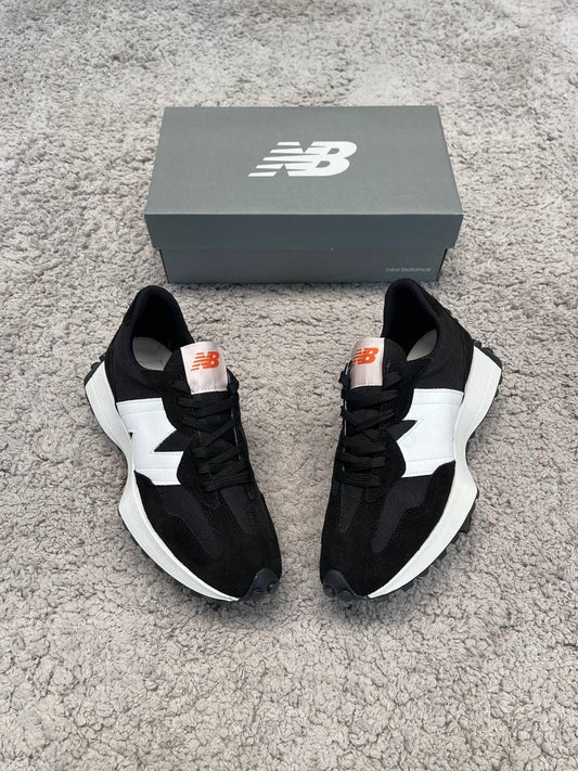 NEW BALANCE 327 negras logo blanco