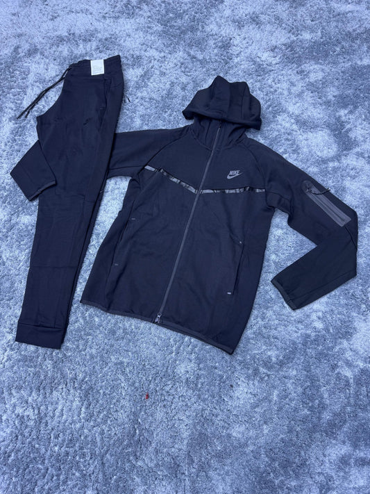 Chandal Nike Tech negro