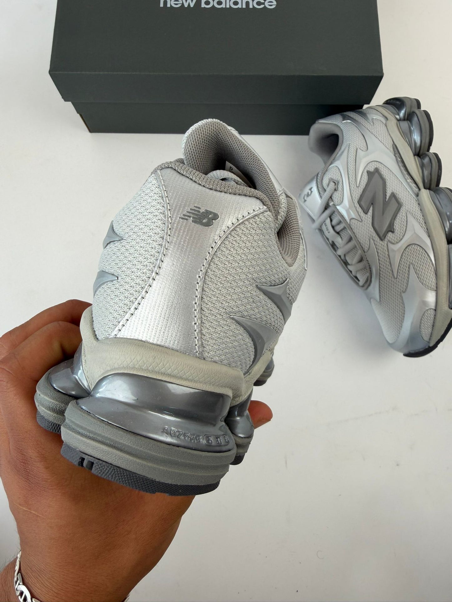 New Balance 2000 grises