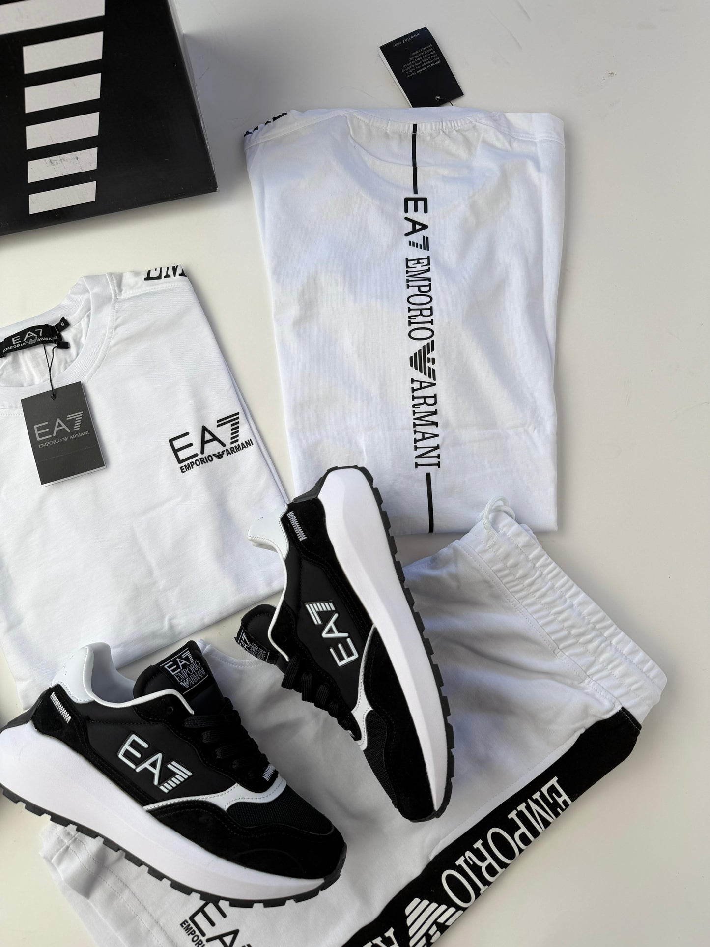 Armani negras logo blanco