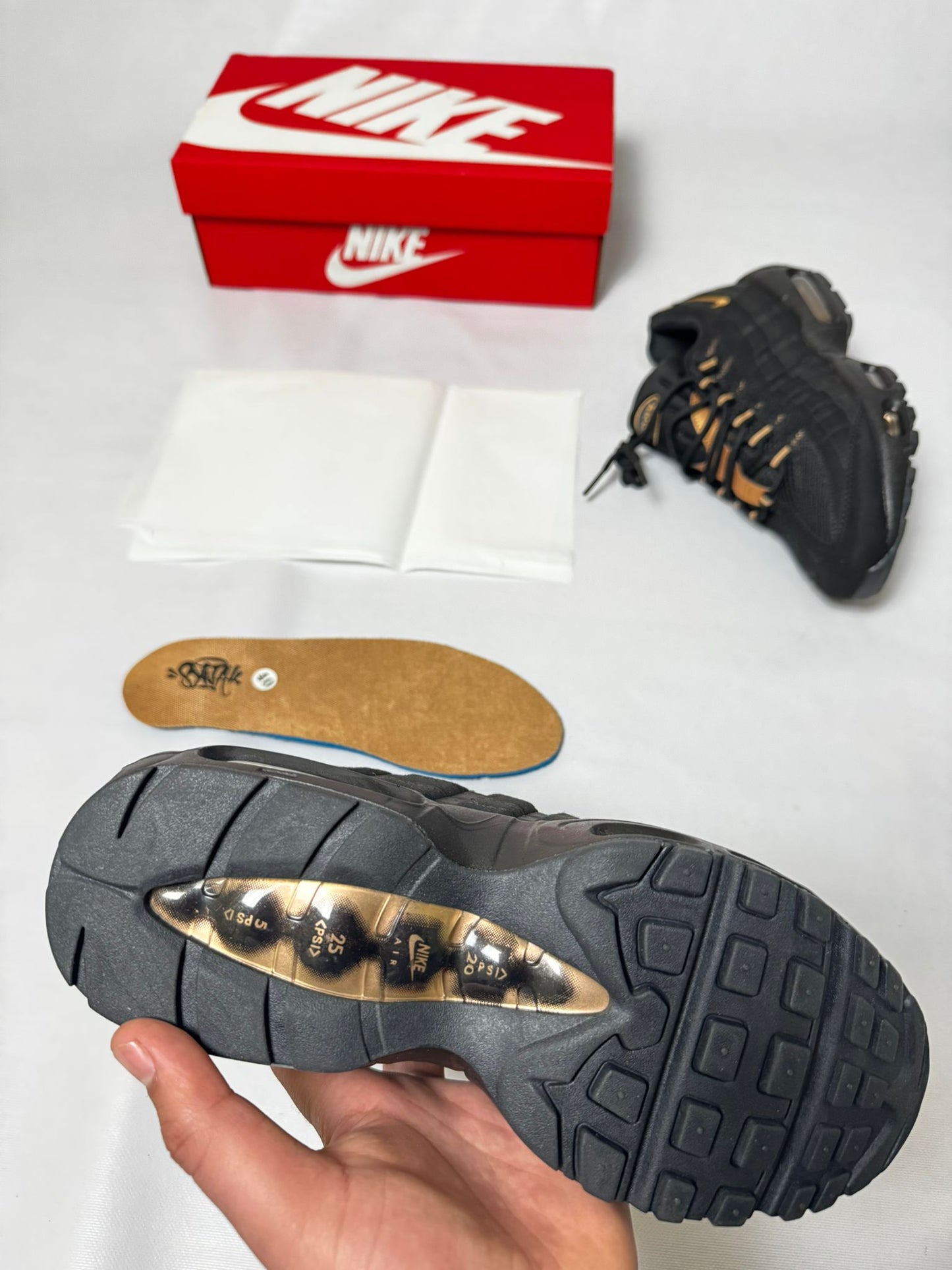 Air max 95 negras x Central Cee x Syna