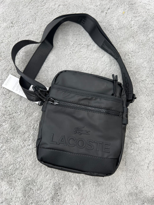 BANDOLERA negra lacoste logo negro