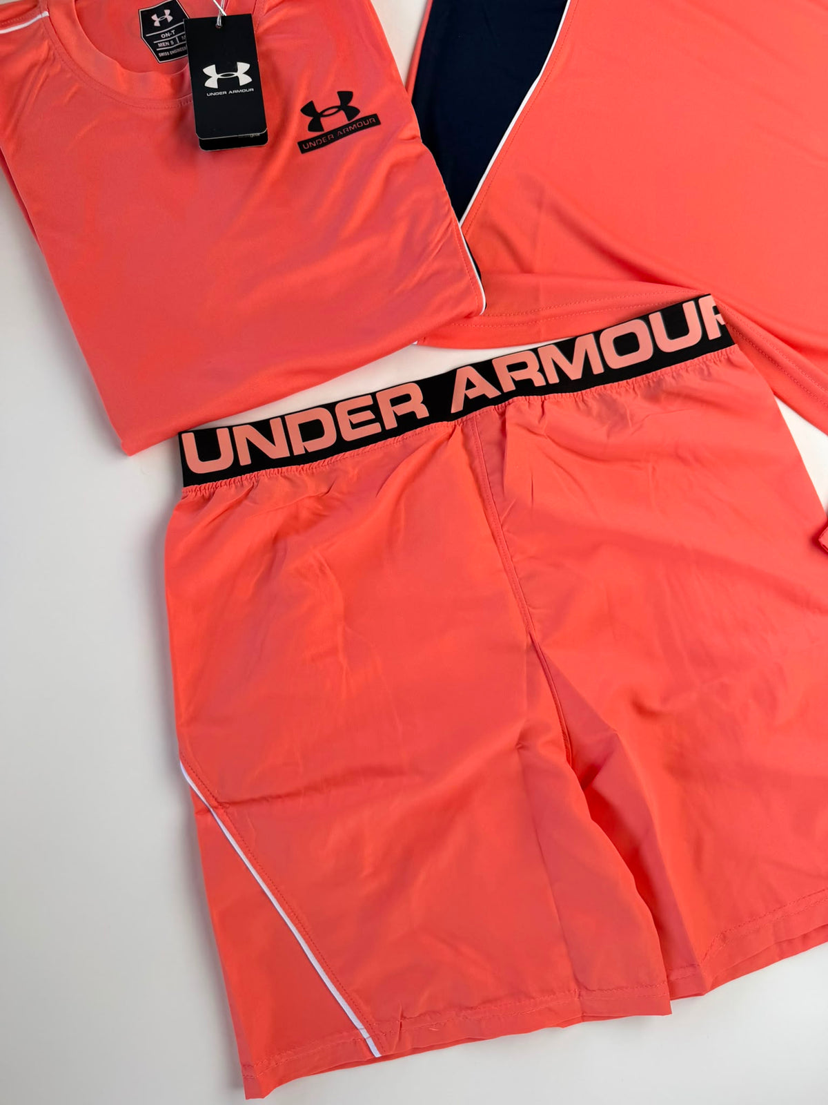 Conjunto corto under armour salmon logo negro
