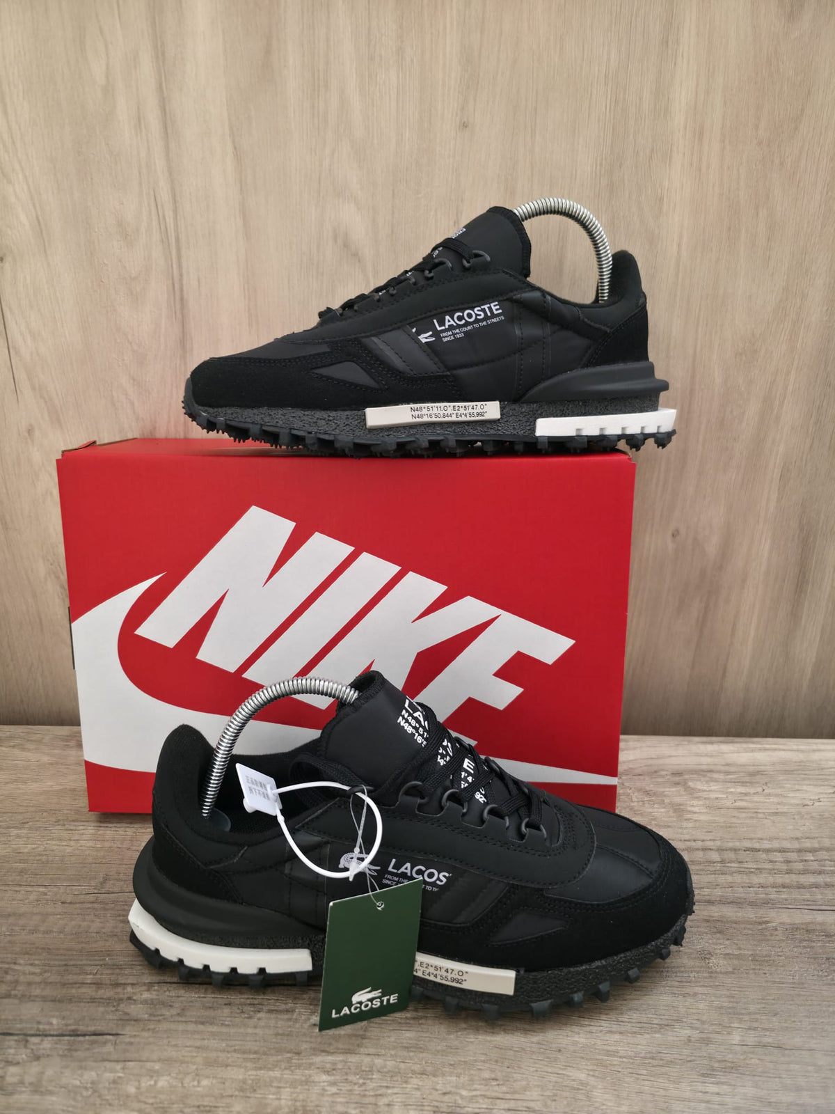 Lacoste negra suela blanca