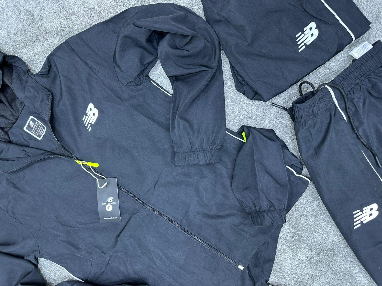 Chandal New Balance negro logo negro