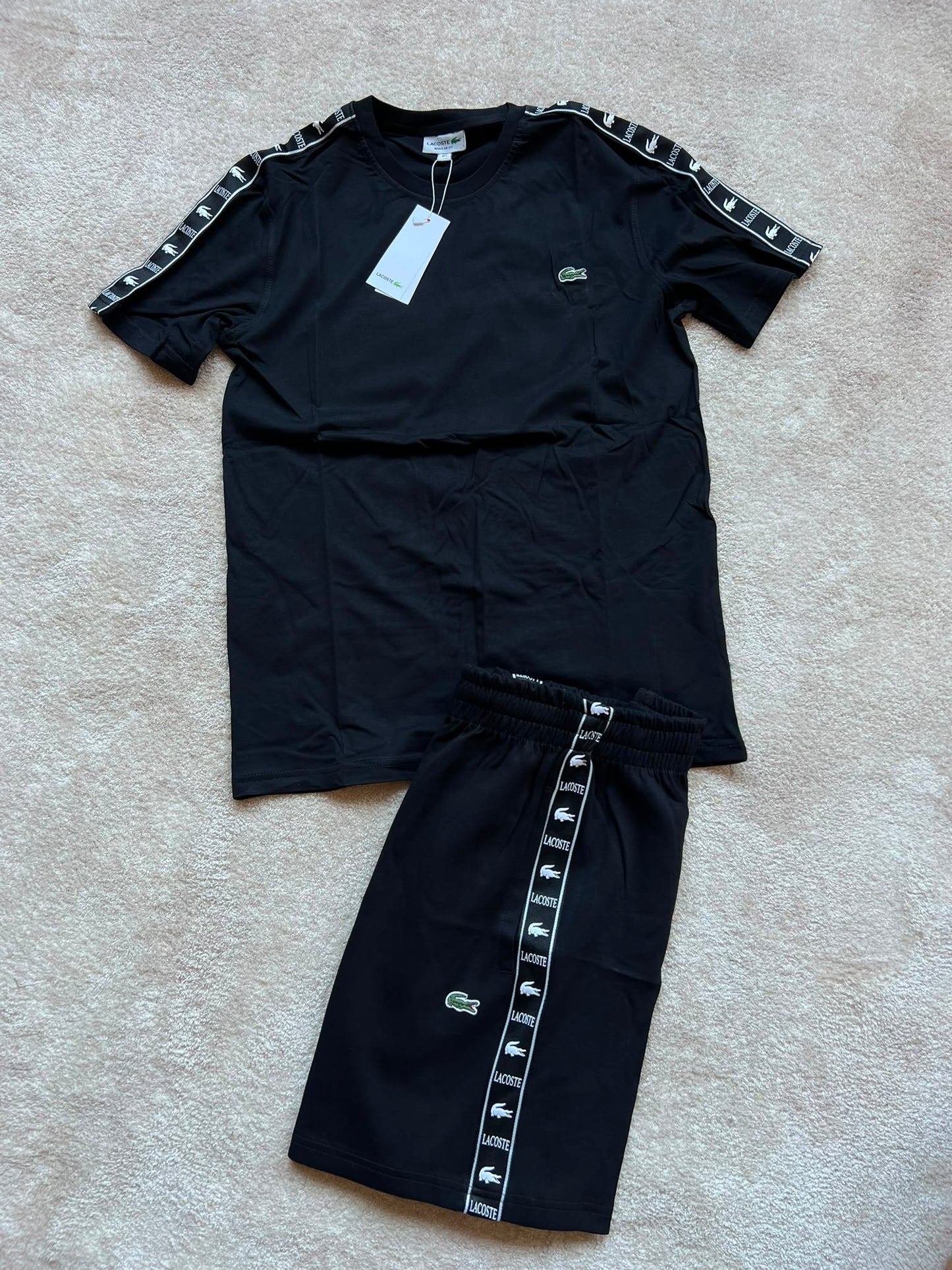 Conjunto corto lacoste negro logo verde detalles blancos