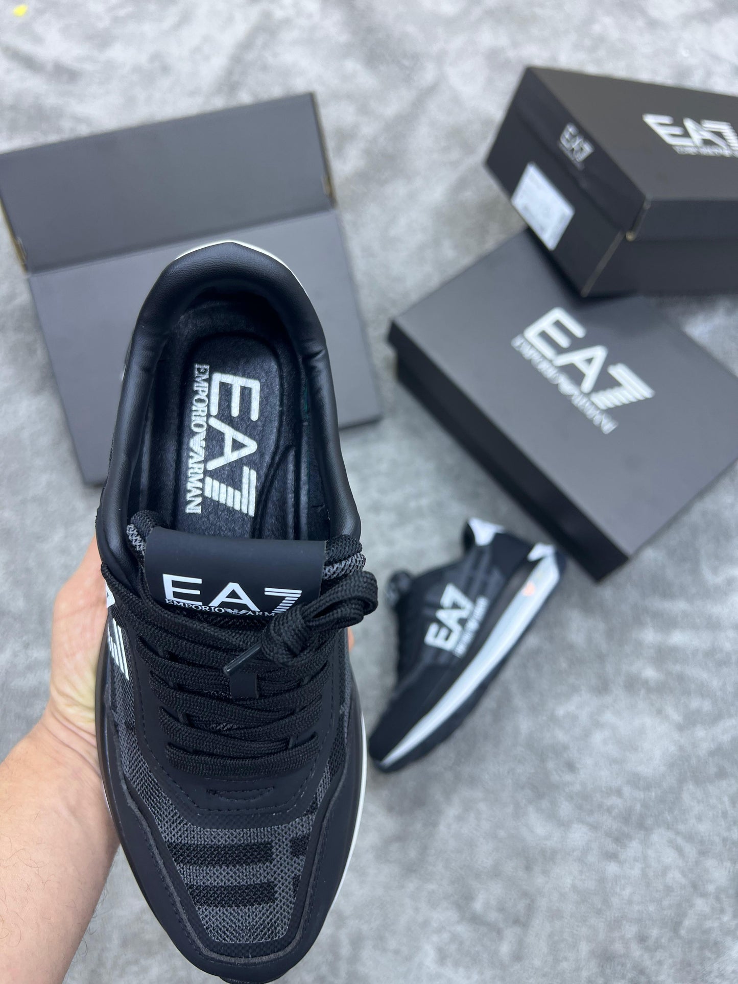Emporio Armani negras y grises logo blanco