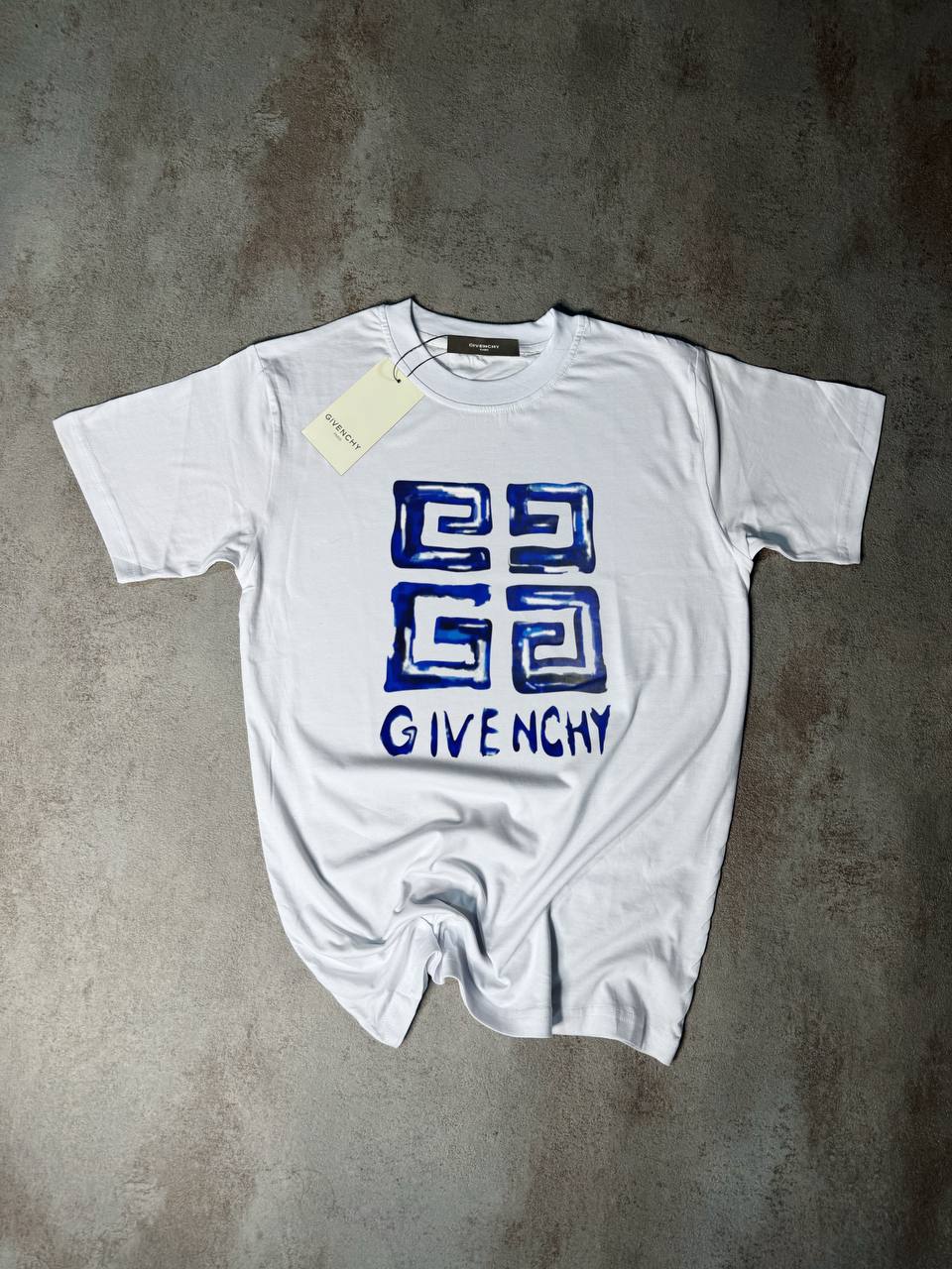 Camiseta Givenchy blanco logo azul figuras