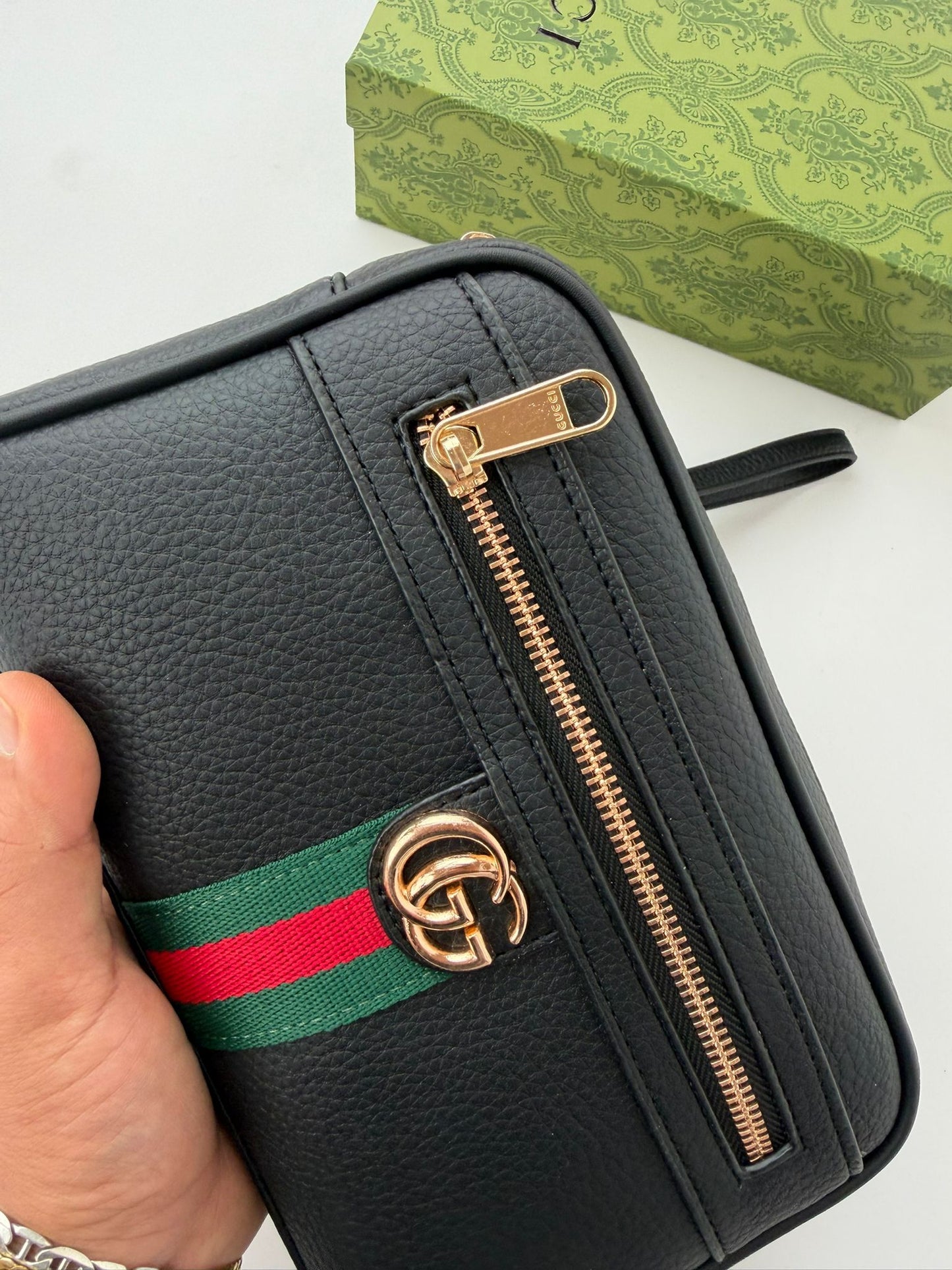 Bolso Hombre Gucci logo dorado