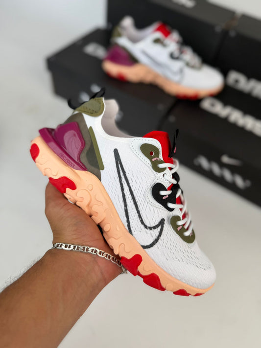 Nike react vision blancas logo negro detalles naranjas y rojos