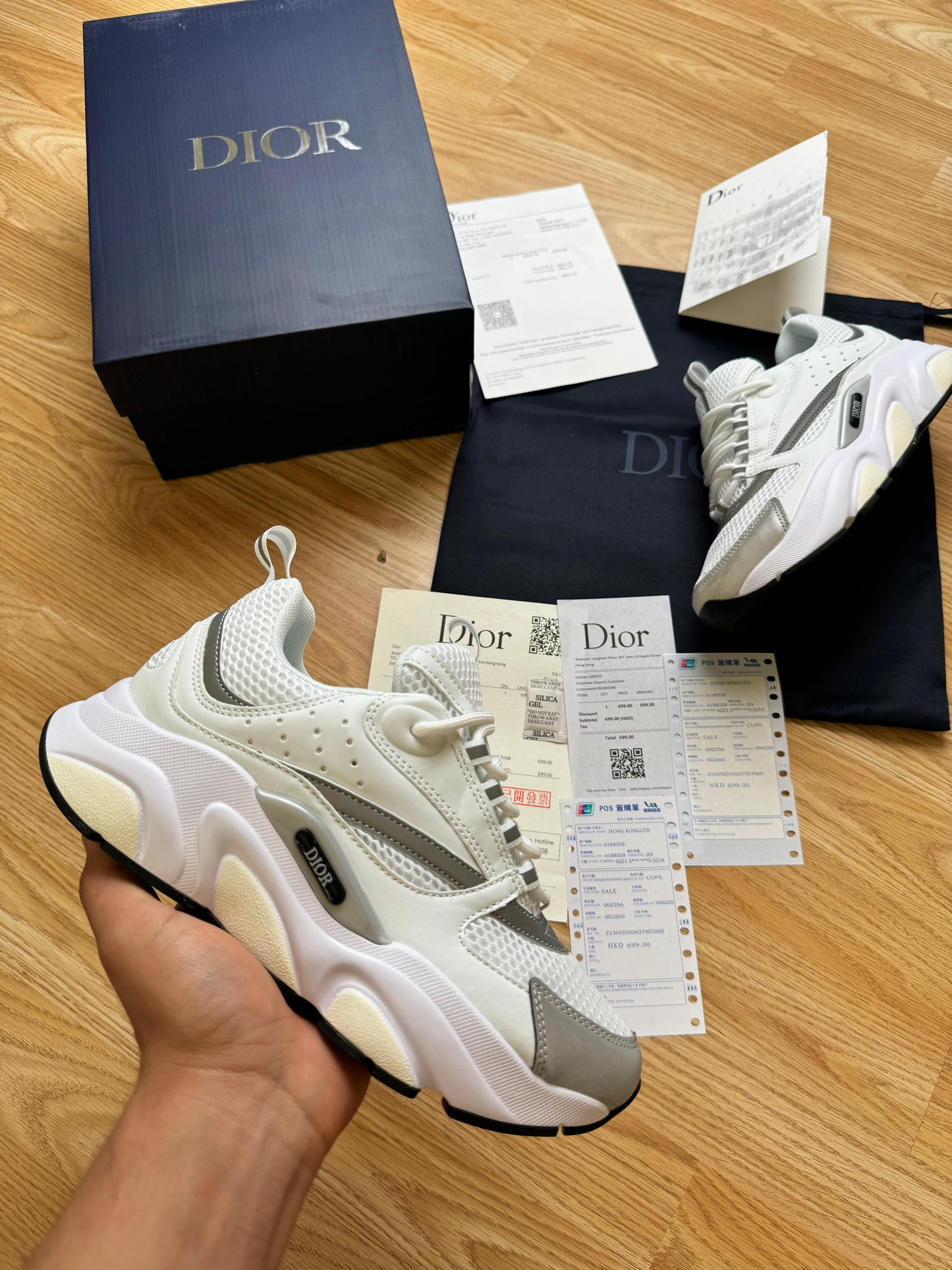 Dior B22 blancas y grises