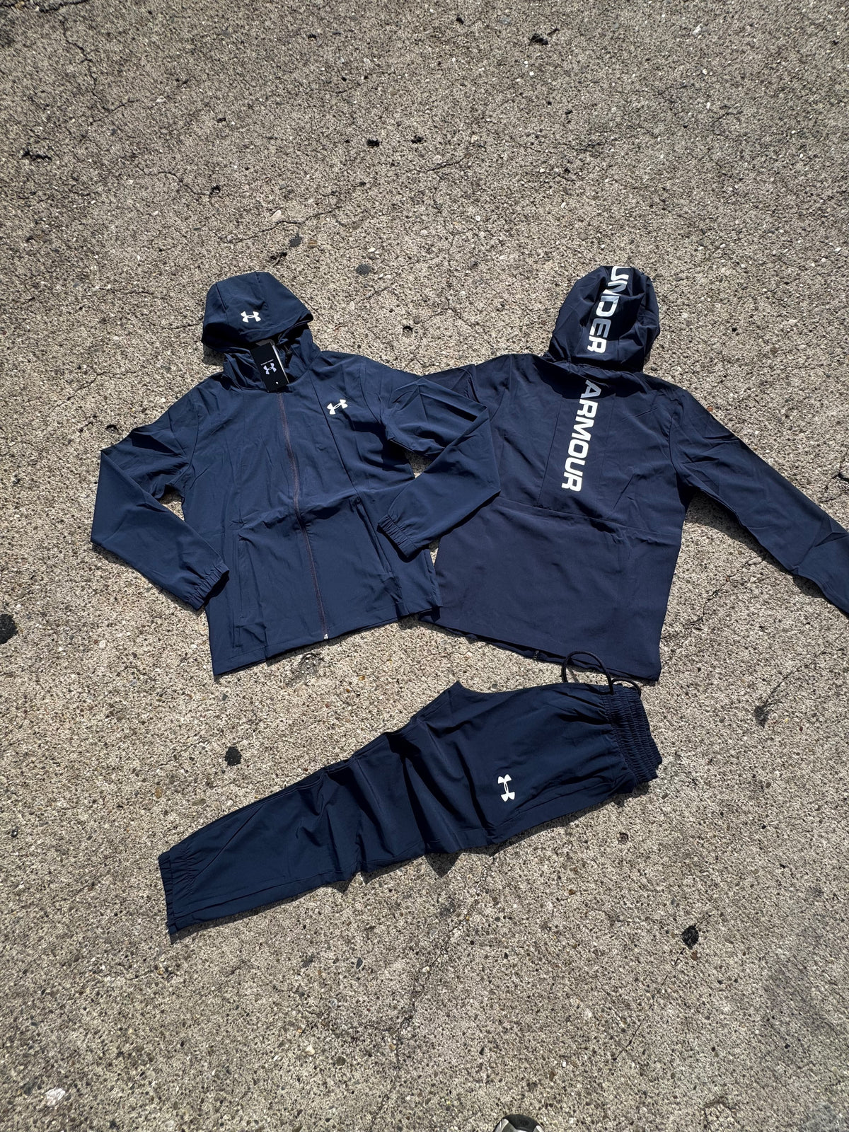 Chandal under armour azul marino logo blanco