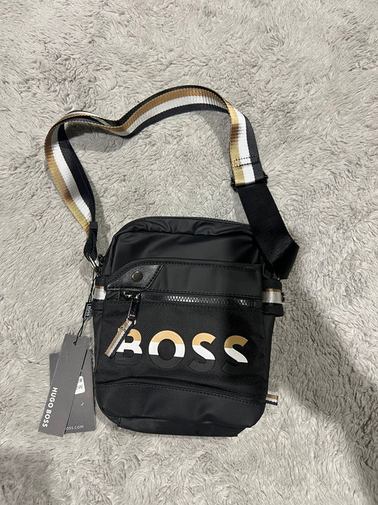 Bandolera hugo boss negra logo tricolor