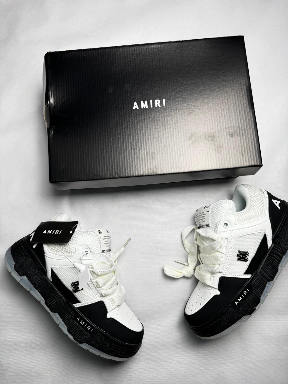Amiri negras y blancas