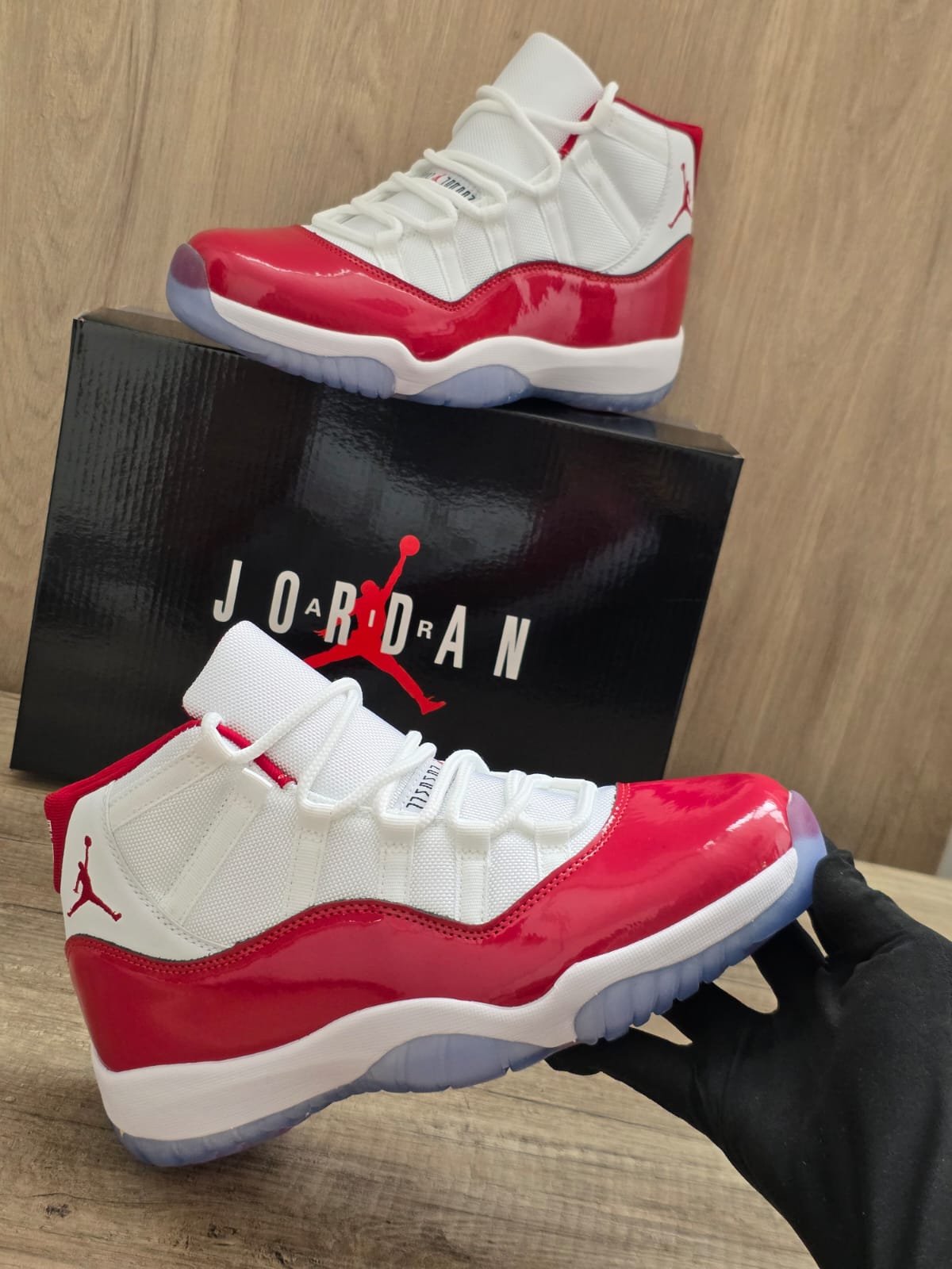Jordan 11 blanca roja