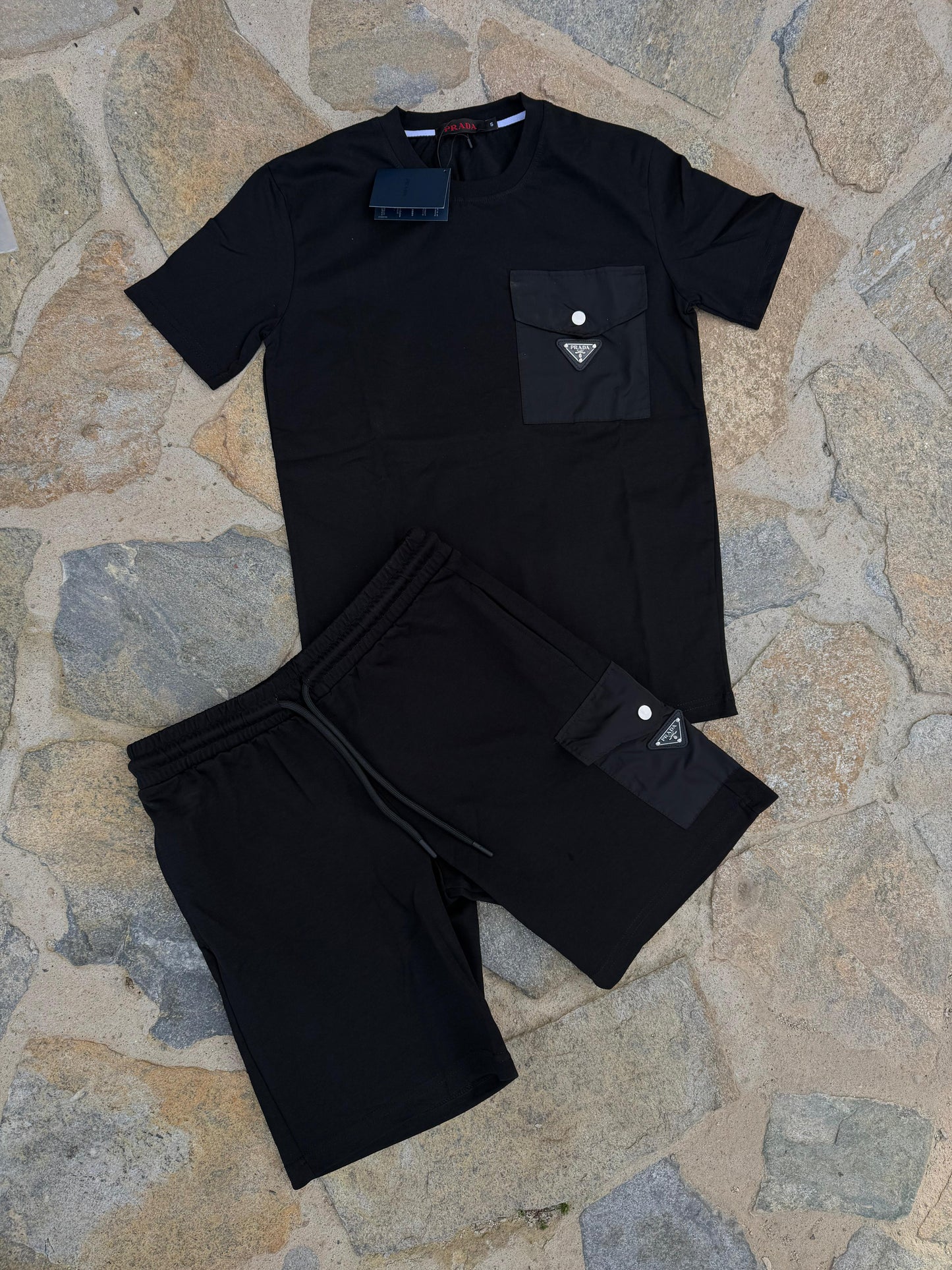 Conjunto corto prada negro bolsillo