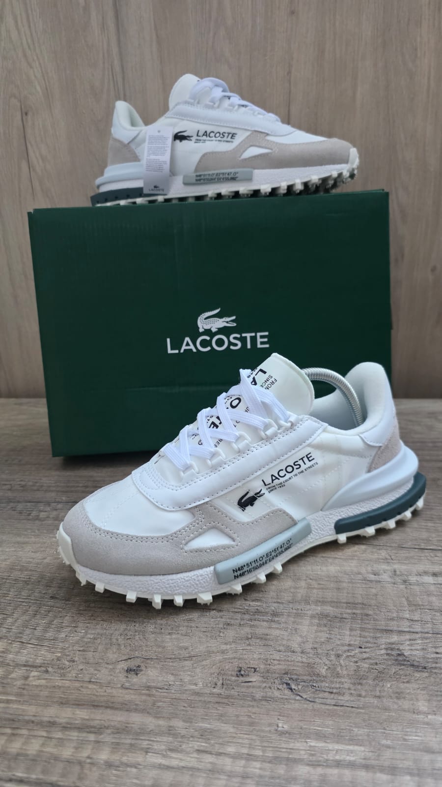 Lacoste blanca gris