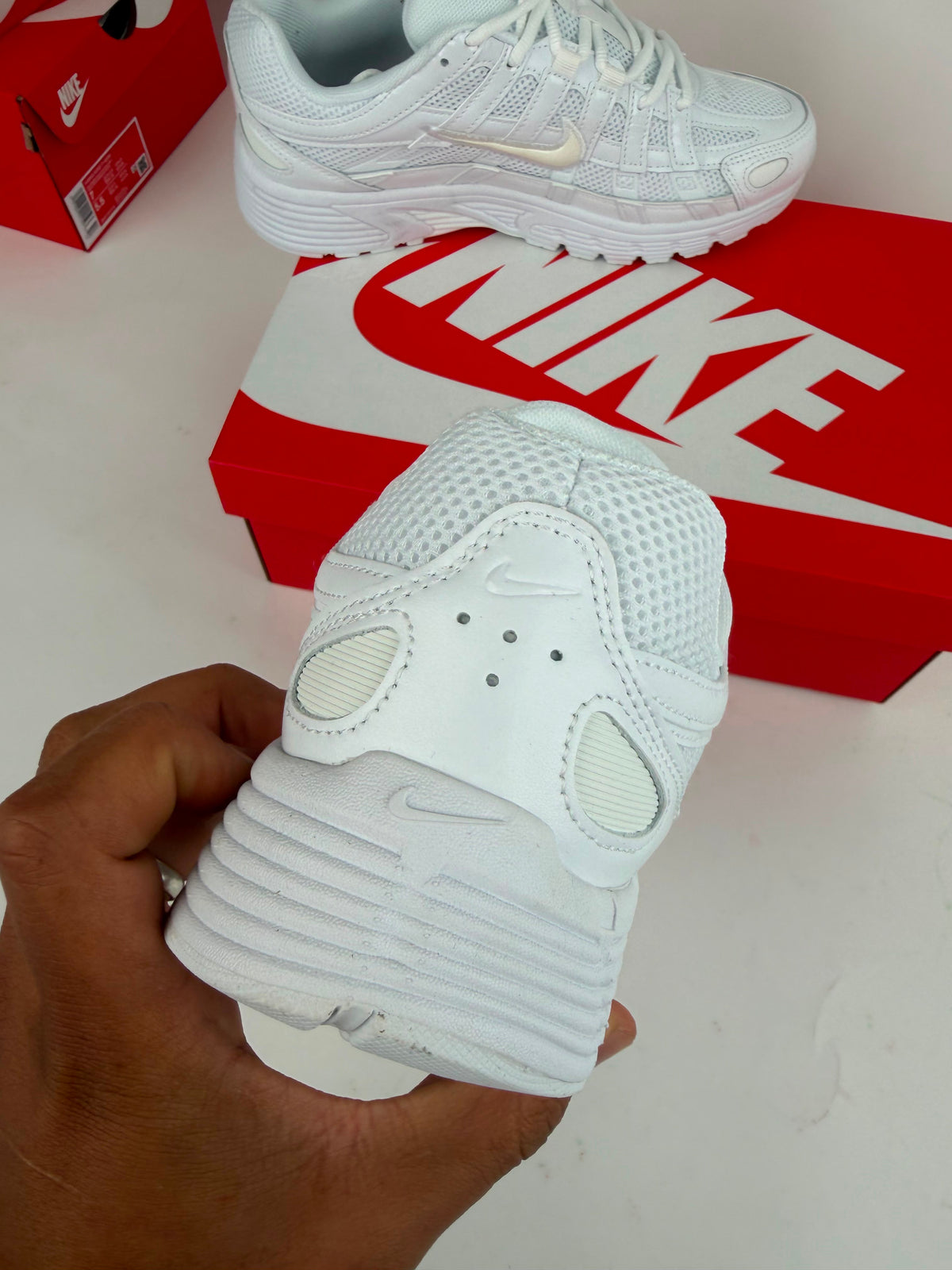 Nike P-6000 blancas