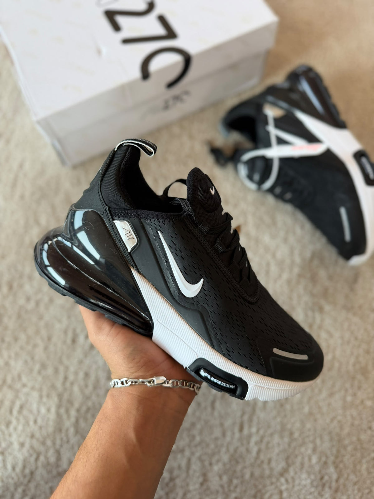 Air max 270 negras y blancas