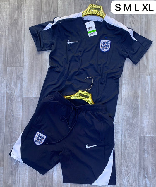 Conjunto Inglaterra azul marino logo blanco