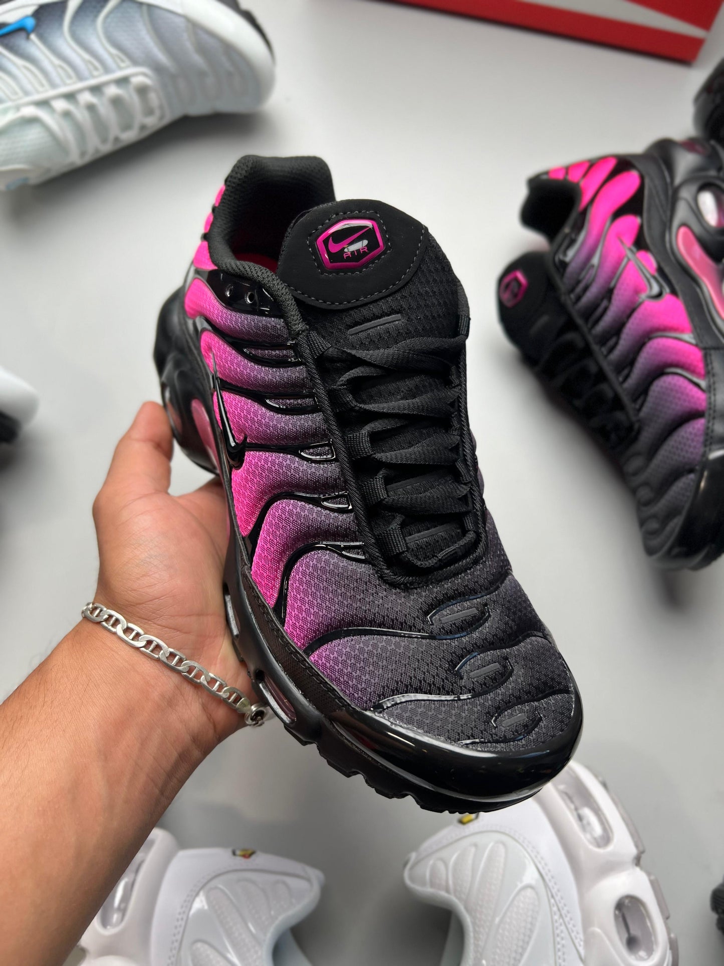 Nike Tn Negras y Rosas