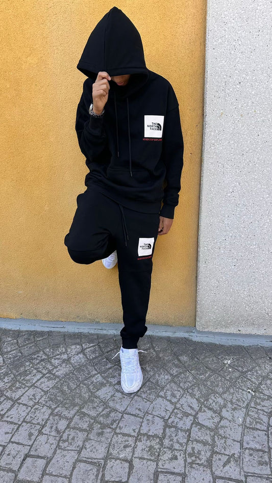 Chandal North face negro logo negro y blanco detalles rojos
