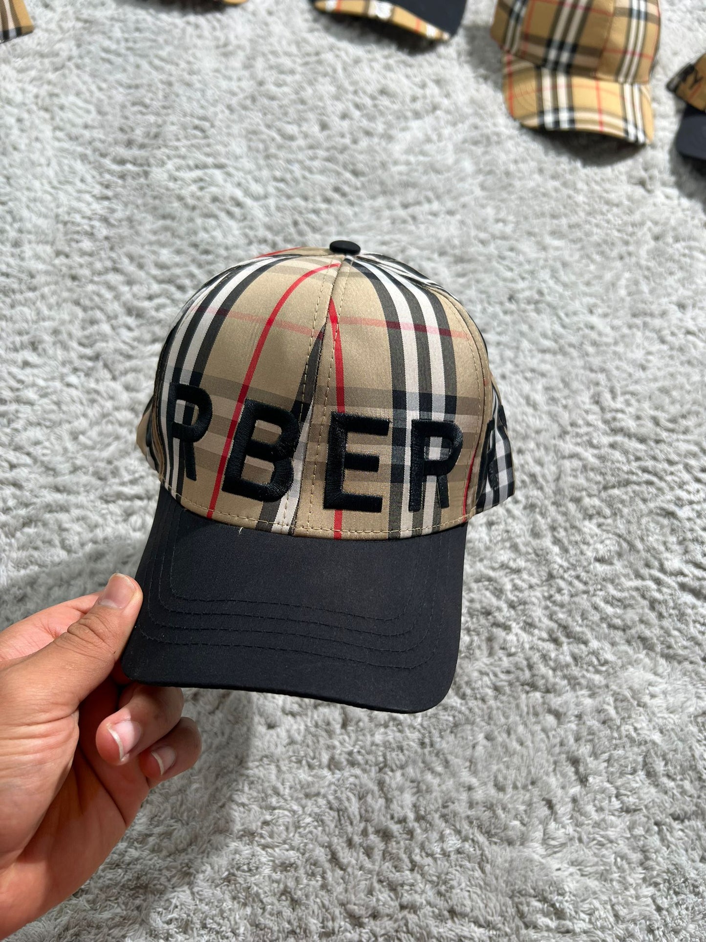 Gorra Burberry G5 marron logo negro