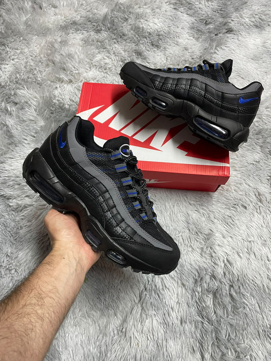 Air max 95 negras detalles grises logo azul