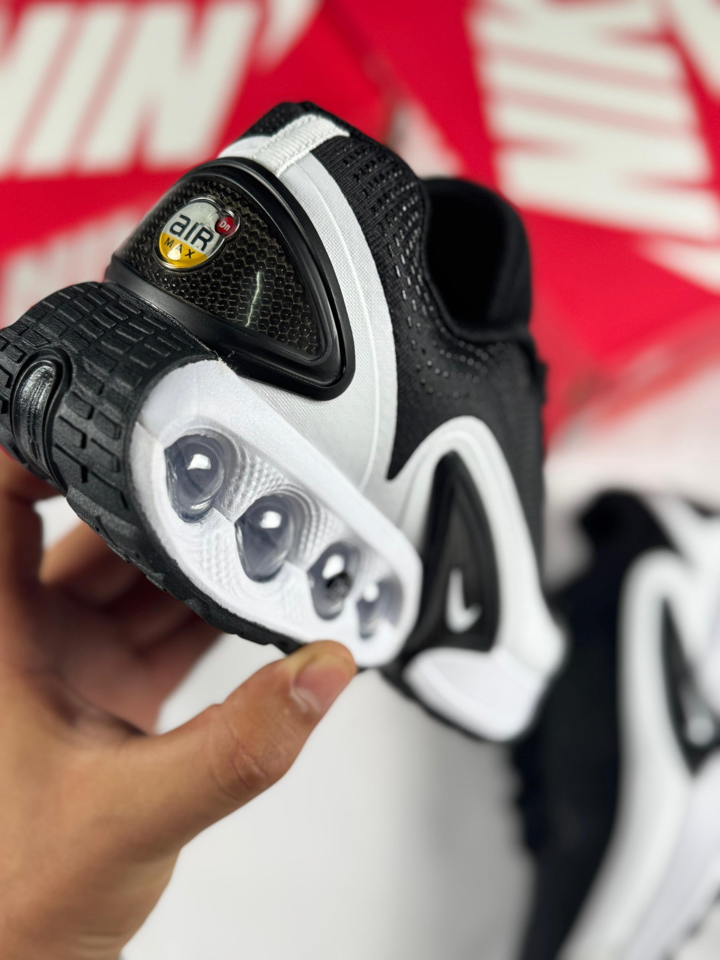 Nike TN DN negras y blancas