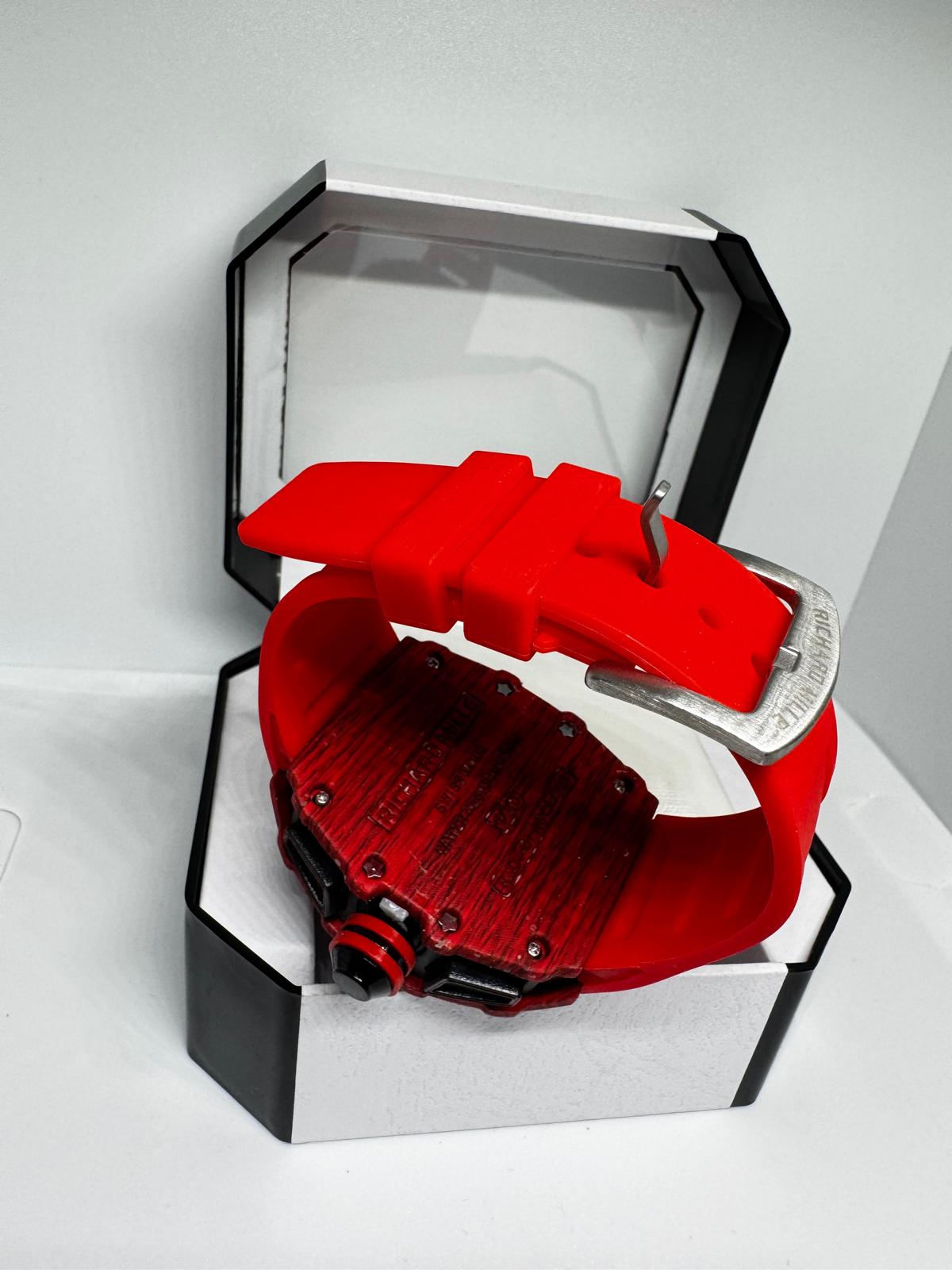 RELOJ RICHARD MILLE NEGRO Y ROJO DETALLES BLANCOS