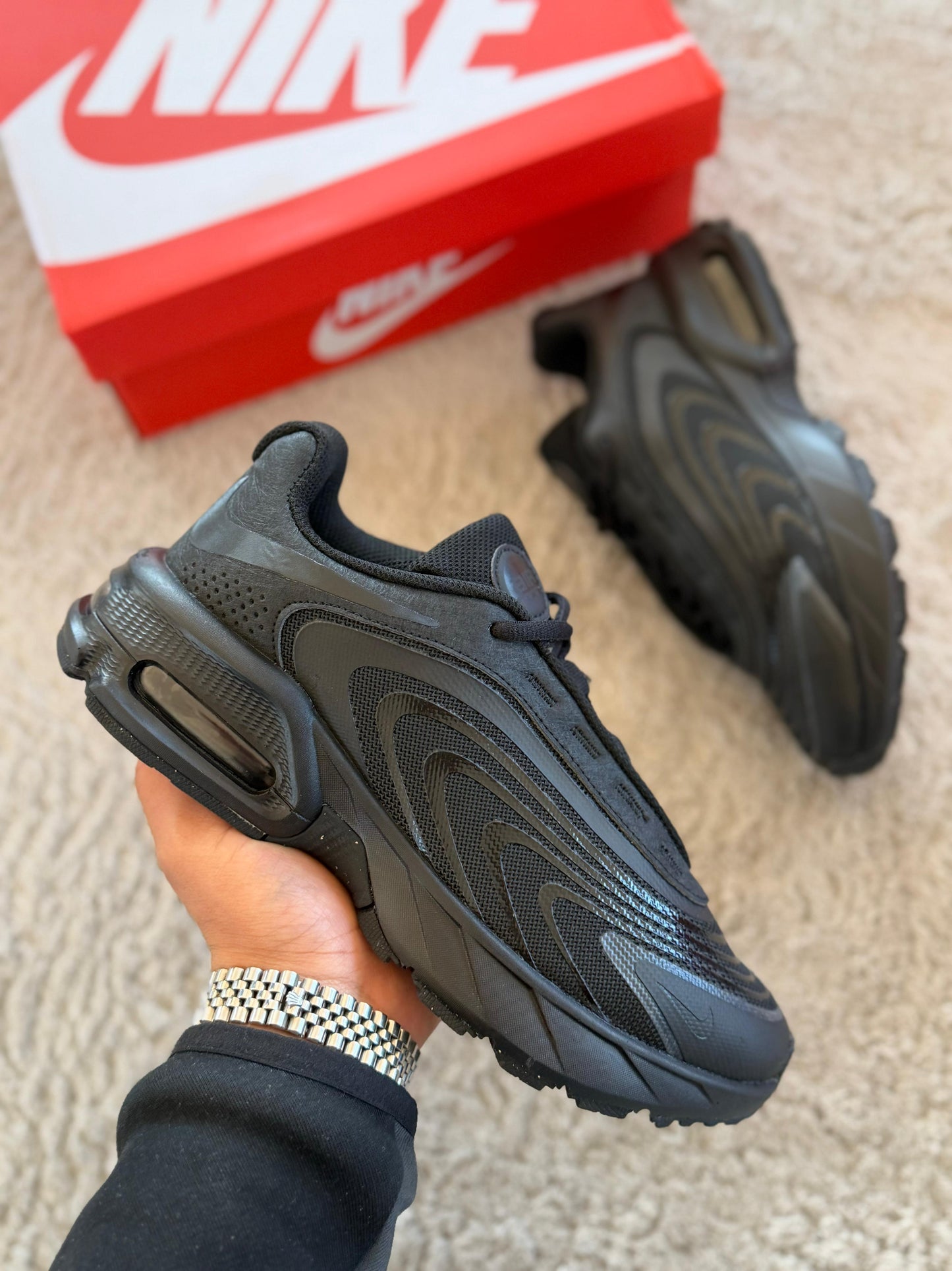 Nike air max fire negras