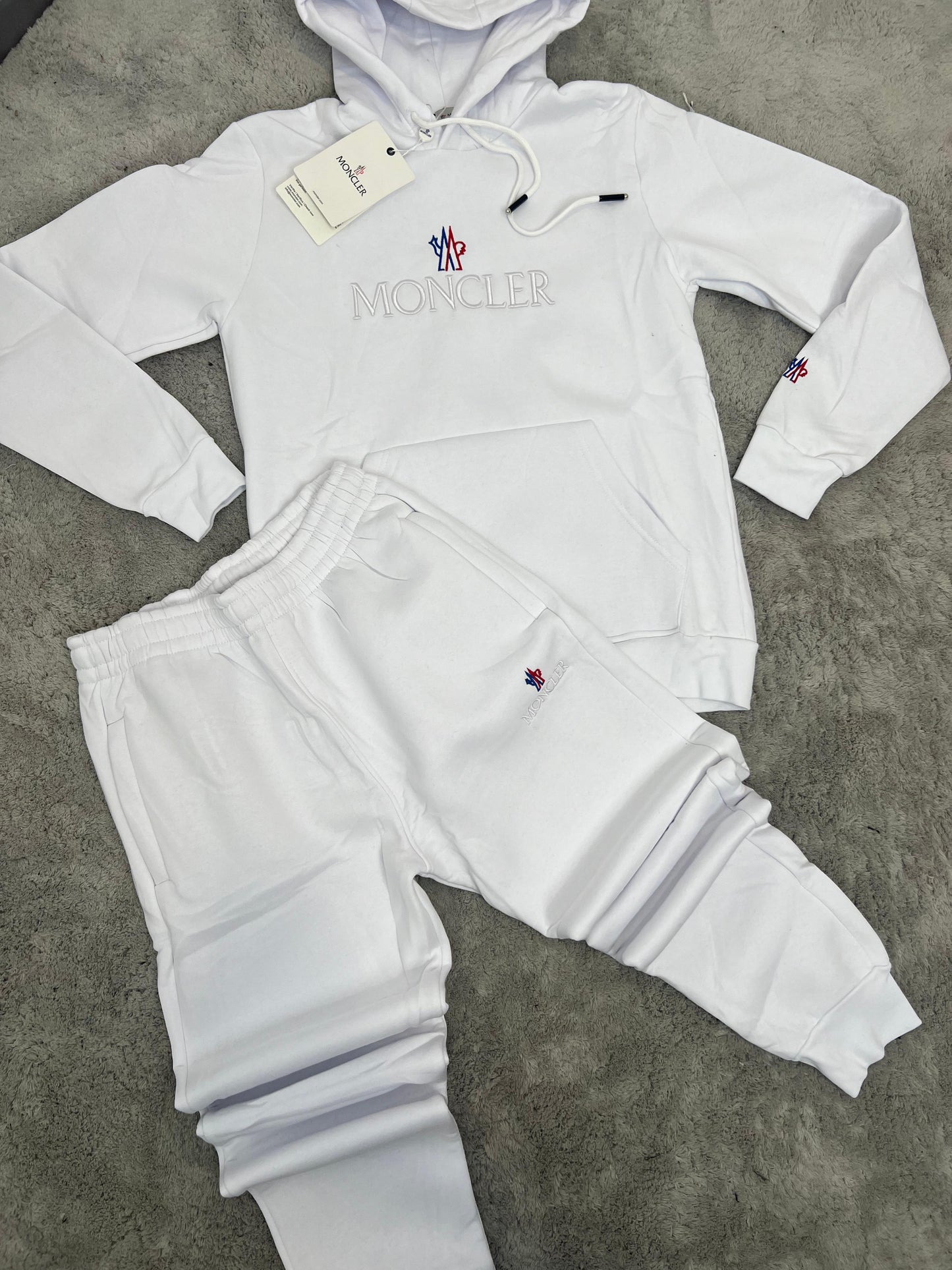 Chandal Moncler blanco logo blanco rojo y azul